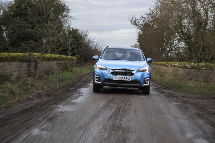  Subaru XV e-Boxer 2020 года  (UK) (фото 5 из 12)